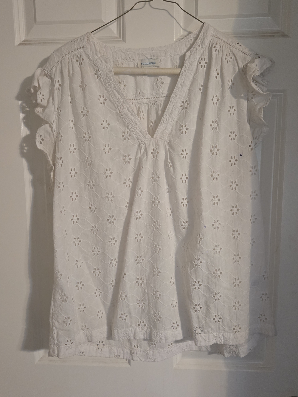 Sundance White Eyelet V-Neck Flutter Sleeve Blouse Size Large